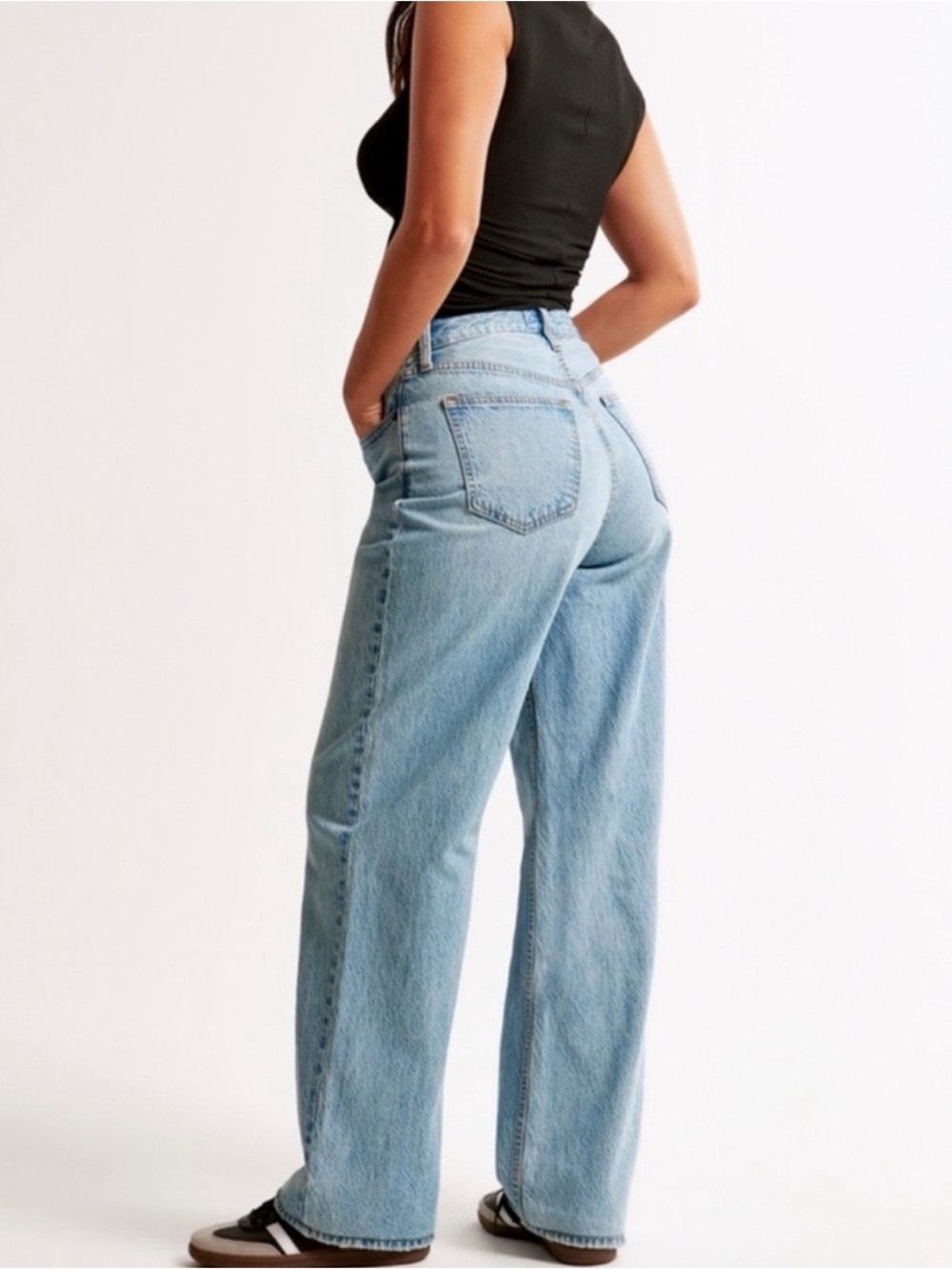 Abercrombie & Fitch Loose Fit Curve Love Jeans